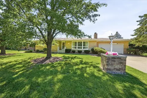 622 S Ash St, Hobart, IN 46342