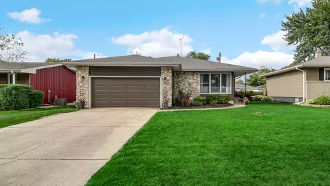 9515 Crestwood Ave, Munster, IN 46321