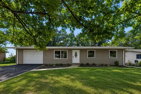 504 Robyn Rd, Valparaiso, IN 46385