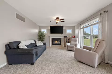 Living - 4489 E 101st Ave, Crown Point, IN 46307 photo 1 of 2