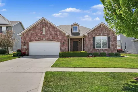 10458 Red Oak Dr, Saint John, IN 46373