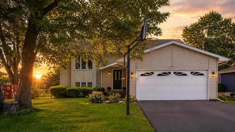 1530 Happy Valley Rd, Crown Point, IN 46307