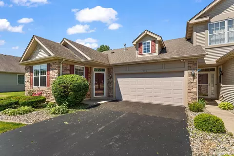 1296 Lily Ln, Schererville, IN 46375