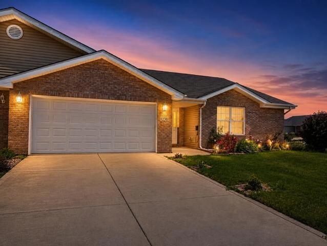 1230 W 82nd Ln, Merrillville, IN 46410
