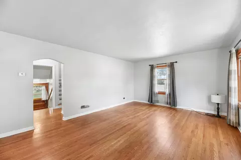 Living - 628 212th Pl, Dyer, IN 46311 photo 1 of 4