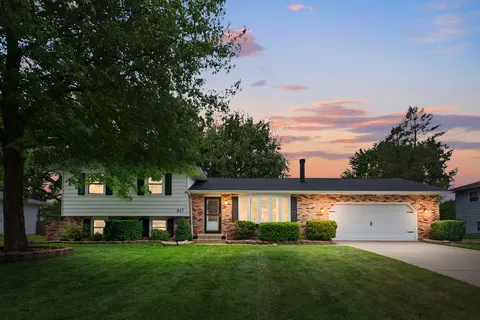 617 Greentree Dr, Michigan City, IN 46360