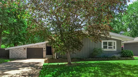 2548 Wicker Ave, Highland, IN 46322