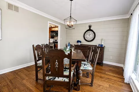 Dining - 11745 S Oakridge Dr, Saint John, IN 46373 photo 2 of 3