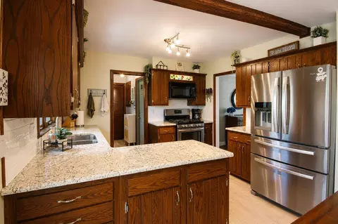 Kitchen - 11745 S Oakridge Dr, Saint John, IN 46373 photo 2 of 3