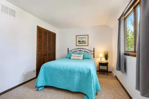 Bedroom - 11745 S Oakridge Dr, Saint John, IN 46373 photo 2 of 3
