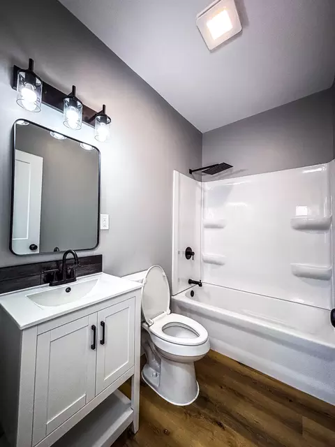 Bath - 4537 Pierce St, Gary, IN 46408 photo 1 of 1