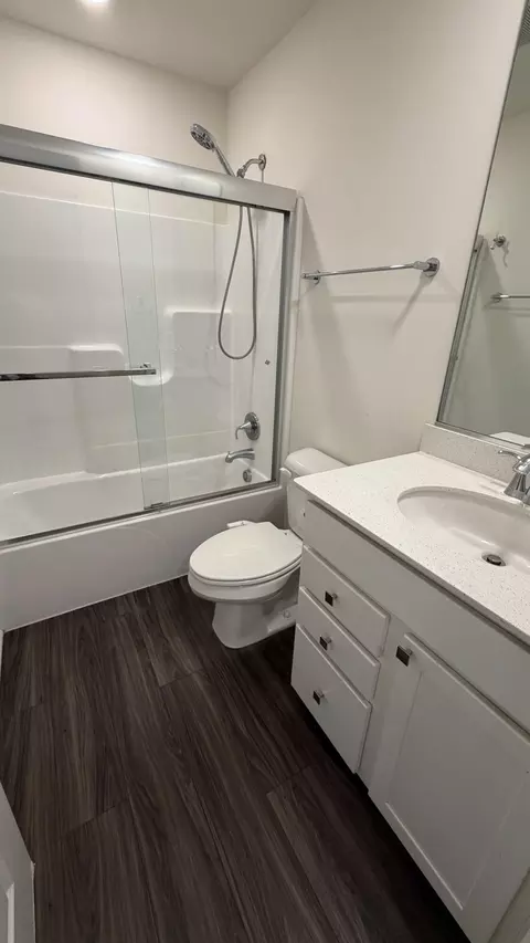 Bath - 1780 E 110th Pl, Crown Point, IN 46307 photo 3 of 4
