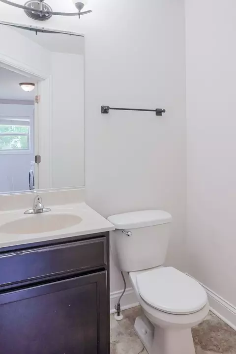 Bath - 7490 E 103rd Ave, Crown Point, IN 46307 photo 4 of 4