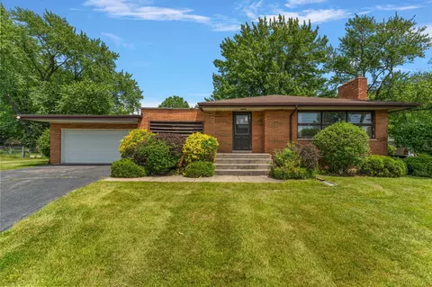 701 Pearson Rd, Porter, IN 46304