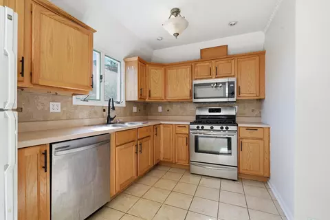 Kitchen - 7933 Jefferson Ave #4B, Munster, IN 46321 photo 4 of 4