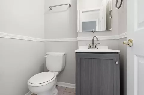 Bath - 7933 Jefferson Ave #4B, Munster, IN 46321 photo 1 of 2