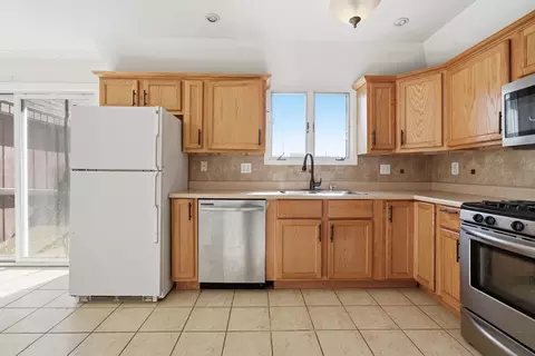 Kitchen - 7933 Jefferson Ave #4B, Munster, IN 46321 photo 3 of 4