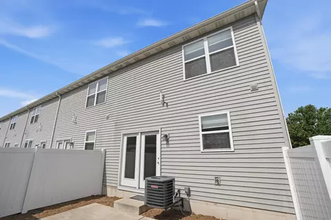 Exterior - 11351 Rhode Island St, Crown Point, IN 46307 photo 3 of 5