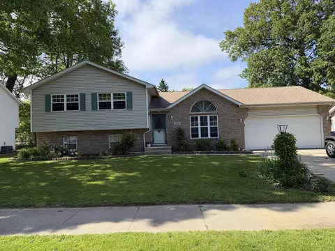 1622 Port Cove Dr, Chesterton, IN 46304