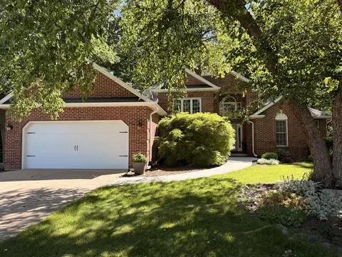 2400 E 9th Pl, Hobart, IN 46342