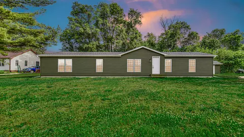 11983 N 330, Thayer, IN 46381