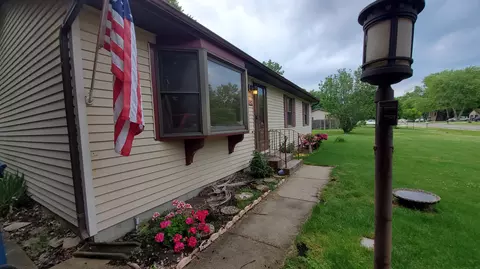 704 S 22nd St, Chesterton, IN 46304