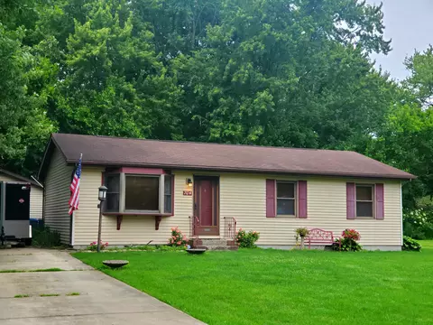 704 S 22nd St, Chesterton, IN 46304