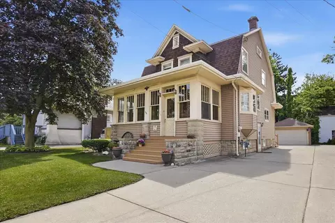 317 S East St, Crown Point, IN 46307