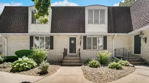 1437 Elm Ct, Schererville, IN 46375