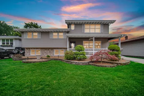3504 Strong Pl, Highland, IN 46322