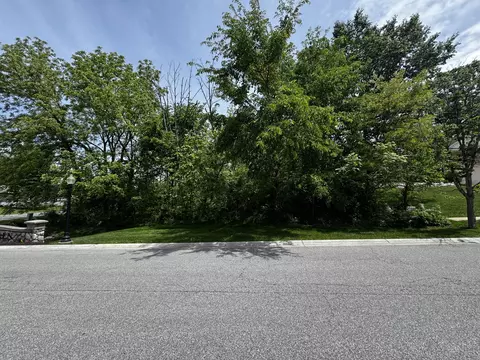 101 Scotscraig Dr, Valparaiso, IN 46385