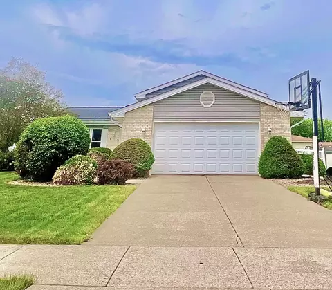 10622 Manor Dr, Saint John, IN 46373