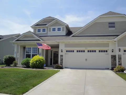 9101 Green Meadow Dr, Cedar Lake, IN 46303