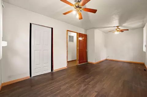 Living - 1021 Hamilton Pl, Gary, IN 46403 photo 6 of 8