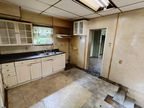 Kitchen - 1154 Hendricks St, Gary, IN 46404 photo 1 of 2