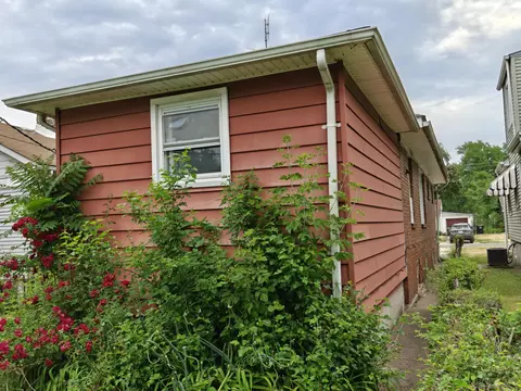 Exterior - 1154 Hendricks St, Gary, IN 46404 photo 6 of 8