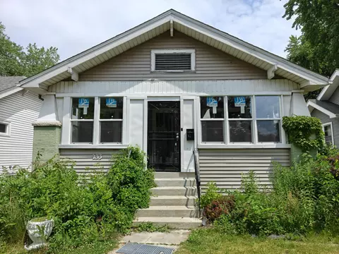 233 Oakwood St, Hammond, IN 46324
