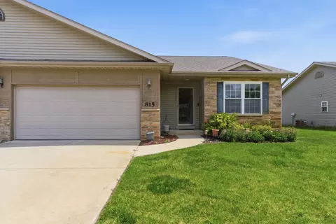 815 Daisy Cir, De Motte, IN 46310