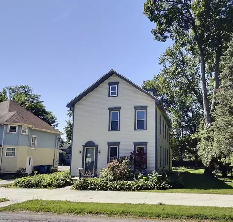 510 1st St, La Porte, IN 46350