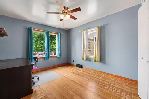 Bedroom - 2111 Stanton Ave, Whiting, IN 46394 photo 2 of 2