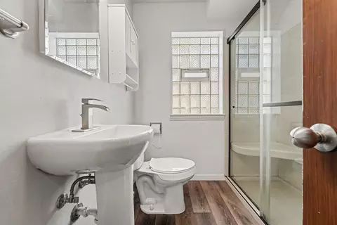 Bath - 2111 Stanton Ave, Whiting, IN 46394 photo 1 of 2