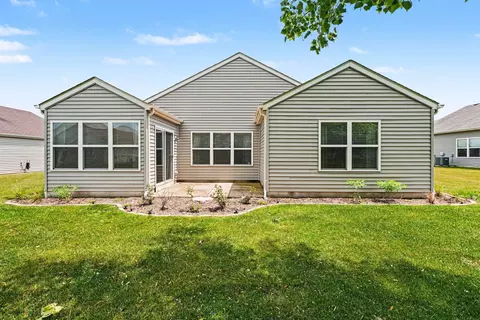 Exterior - 11742 Carolina St, Crown Point, IN 46307 photo 2 of 4