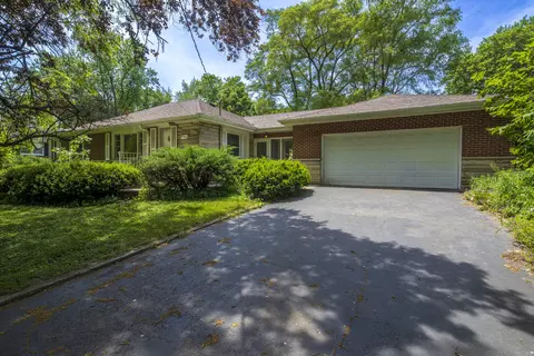 8570 Mattson Dr, Saint John, IN 46373