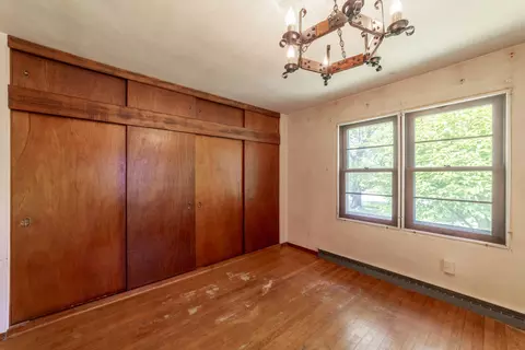 Bedroom - 8570 Mattson Dr, Saint John, IN 46373 photo 2 of 11