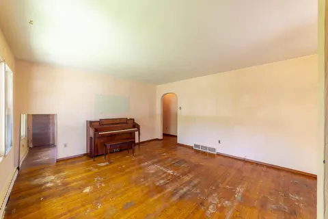 Living - 8570 Mattson Dr, Saint John, IN 46373 photo 1 of 5