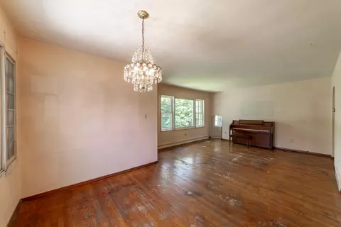 Living - 8570 Mattson Dr, Saint John, IN 46373 photo 4 of 5