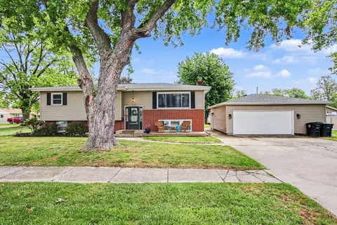 1033 S Decatur St, Hobart, IN 46342