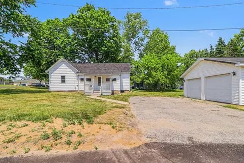 201 N Taylor St, Hebron, IN 46341