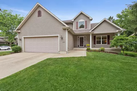 209 Sunflower Dr, Valparaiso, IN 46383