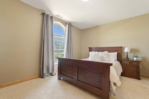 Bedroom - 4941 E 107th Ct, Crown Point, IN 46307 photo 3 of 5